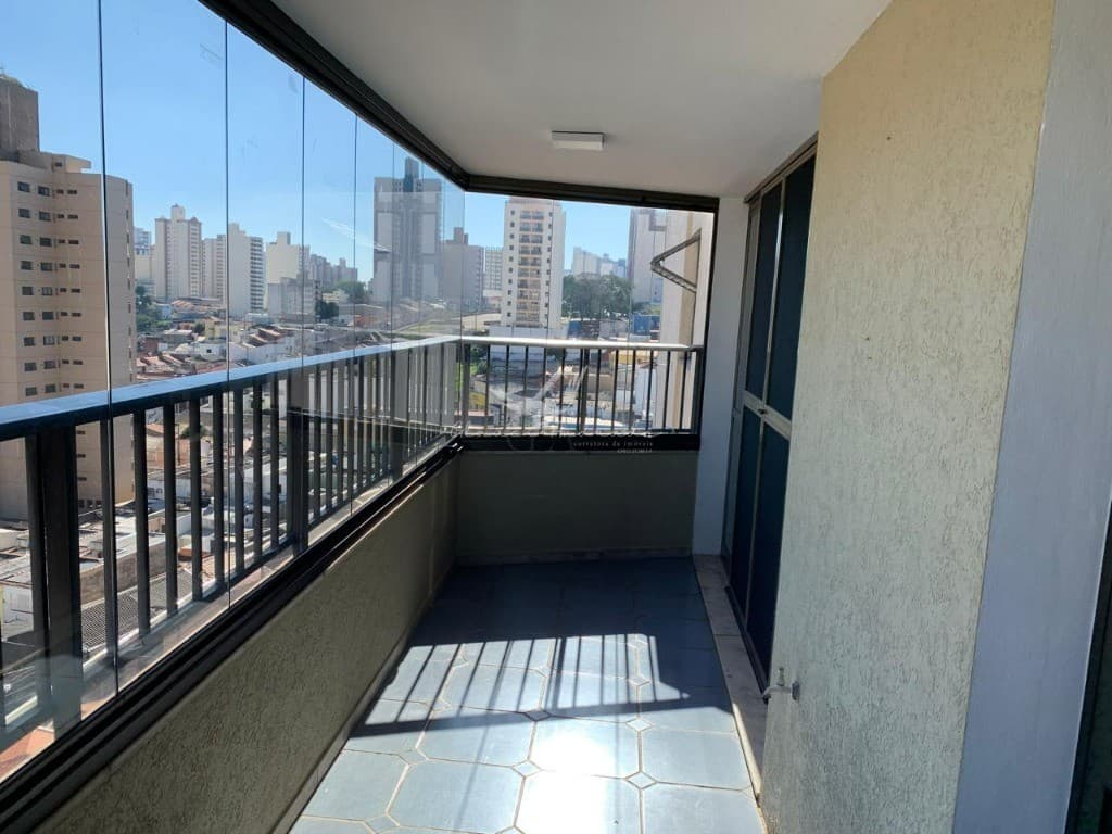 APARTAMENTO COM 03 QUARTOS À VENDA NO CONDOMÍNIO MONTE CASTELO - CENTRO - JUNDIAÍ/SP -  O imóvel pos